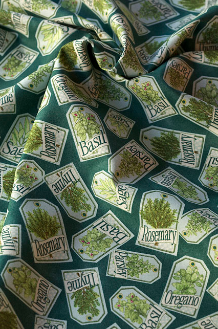 Ткань "Herb Garden" ярлычки на темно-зеленом 