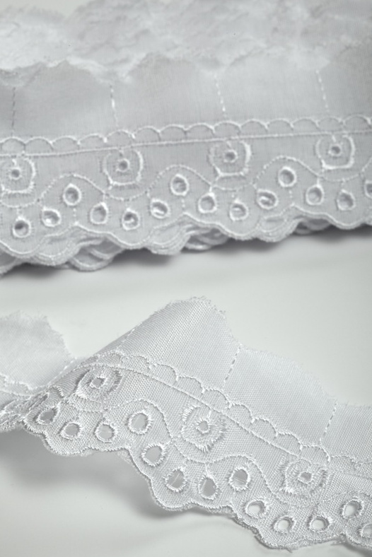 Шитье белое ширина 35 мм 