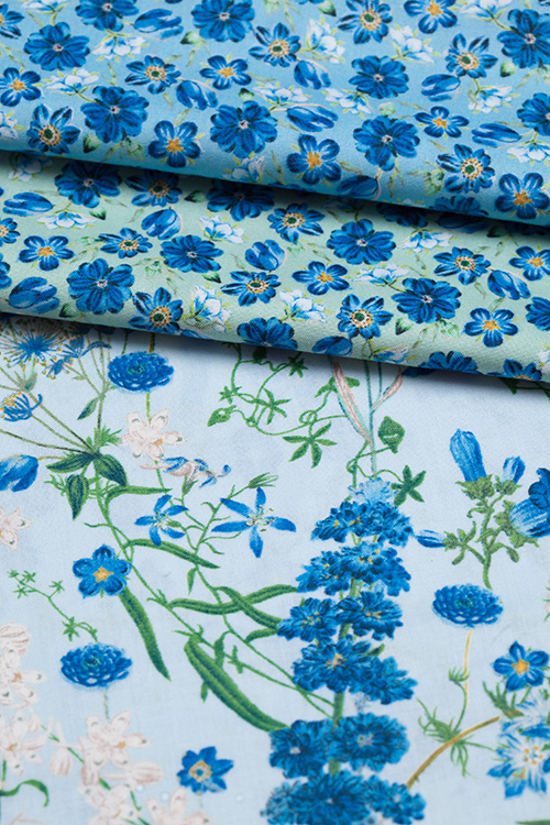 Ткань "HARPER" цветы на голубом 