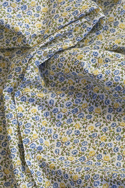 Ткань "Дикие цветы" сине-желтые цветы 