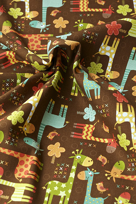Ткань хлопковая "Веселые Жирафы" на коричневом 
